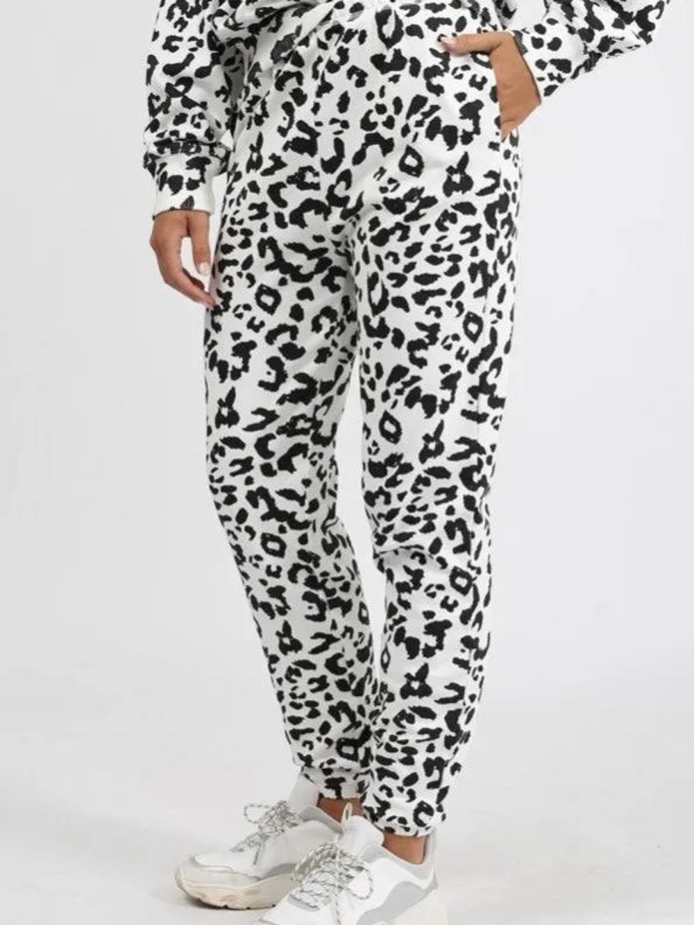 Brunette the Label - Snow Leopard 🐆 Best Friend Jogger SET (NWT) *Two Pieces* - Picture 7 of 16